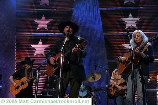 55655270mc0103_farmaid.jpg